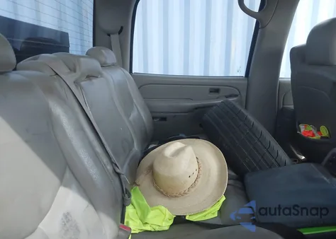 2004 Chevrolet Silverado 2500Hd Lt из США, поврежденный, VIN 1GCHC23U24F202247